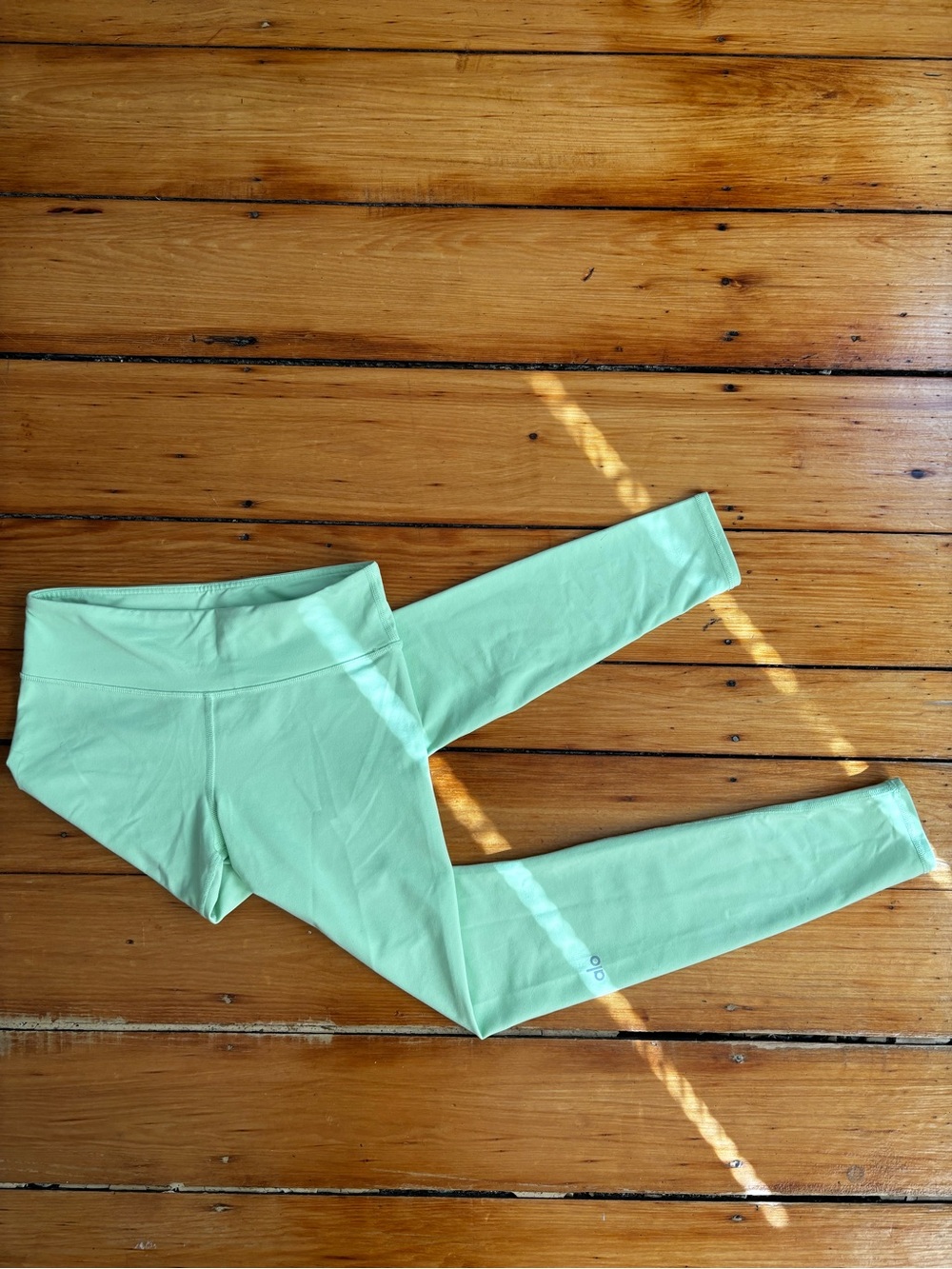 Alo Airbrush Leggings in Lime